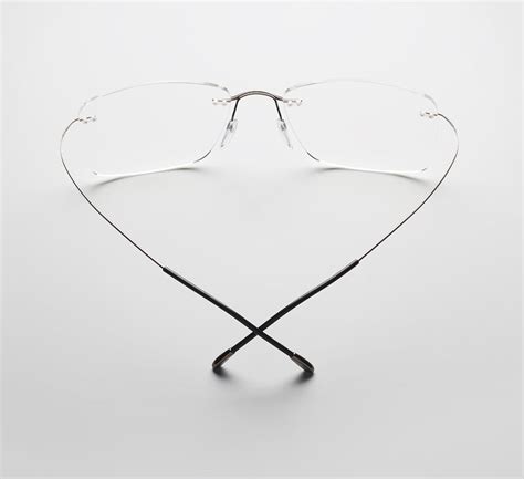 Material: High-tech Titanium | Silhouette International