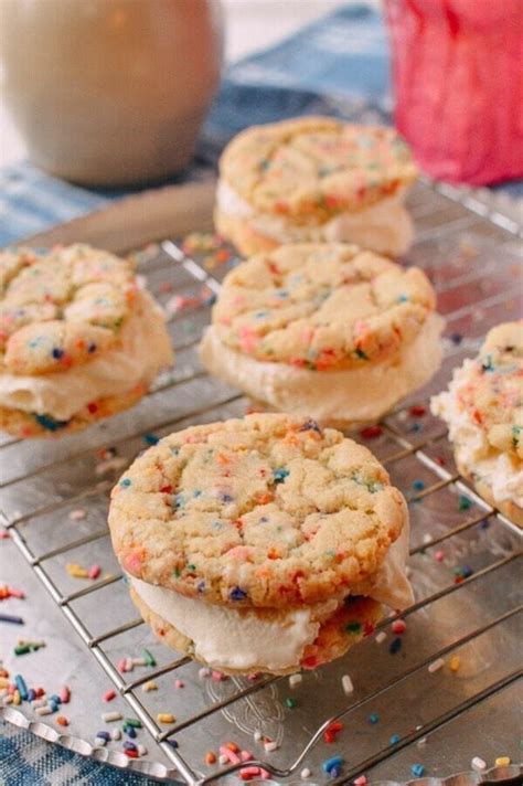 Funfetti Ice Cream Sandwiches The Woks Of Life