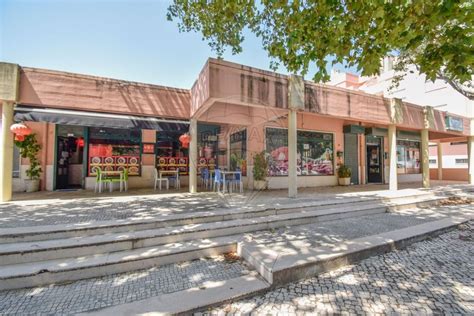 Espaço comercial ou armazém à venda na rua Ilha das Flores Quinta da