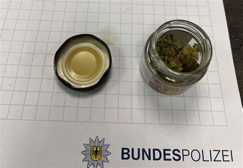 BPOL NRW 33 Jähriger mit Drogen in S4 Bundespolizisten beweisen