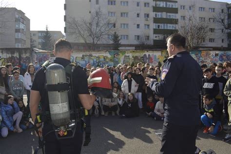 Foto S Pt M Na Protec Iei Civile A Ajuns La Final Peste De Elevi