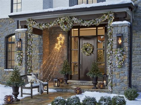 Creative Outdoor Christmas Ideas For Front Porch Decoration