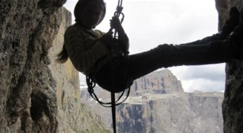 Sella Alpinista Precipita E Muore Davanti Agli Occhi Del Marito