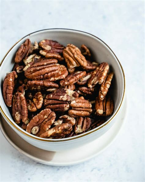 How To Toast Pecans 2 Ways A Couple Cooks