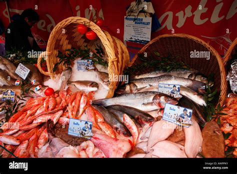 Mercado De Paris Pescado Fresco Fotografías E Imágenes De Alta