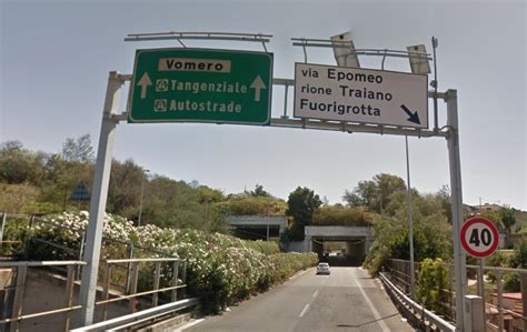 Minaccia Di Lanciarsi Dal Ponte Del Raccordo Pianura Vomero Paura E