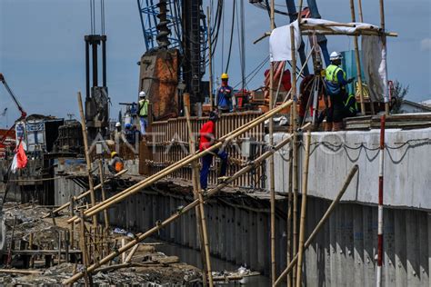 Pembangunan Tanggul Laut Di Dadap Tangerang Antara Foto