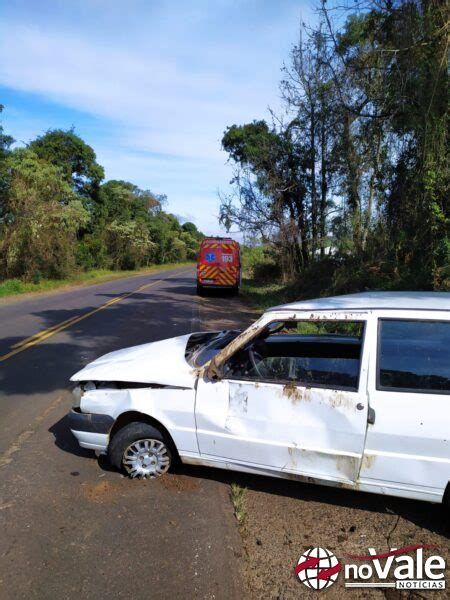 No Vale Notícias Saída de pista seguida de capotamento deixa duas