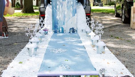 Frozen Inspired Trunk Or Treat Idea Fun365