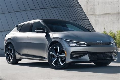 The Stylish 2022 Kia Ev6 Takes On Tesla With Fast Charging And A 310