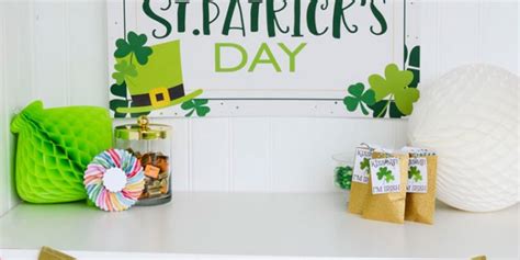 St Patrick S Day Backdrop Free Printable By Lindi Of Love The Day