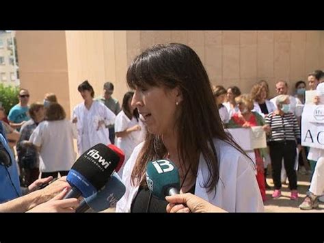 Protesta En El Centre De Salut Mart Serra De Marratx Per L Agressi D