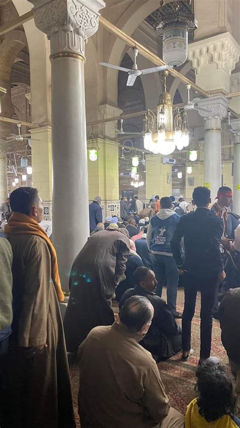 توافد الزائرين على مولد السيدة زينب للمشاركة في الليلة الختامية صور
