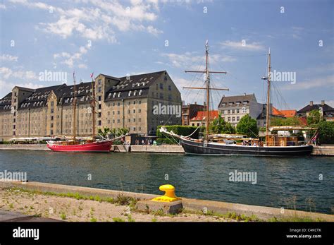 Traditional Quayside Architecture Hi Res Stock Photography And Images