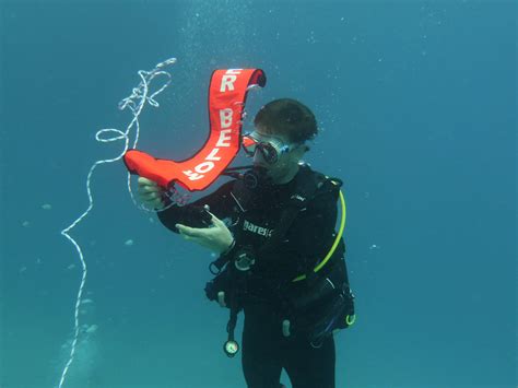 Die Signalboje - Für viele ein Mysterium - Blue Water Dive Resort