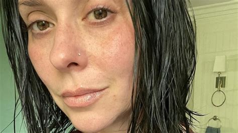 Heres What Jennifer Love Hewitt Looks Like Without Makeup