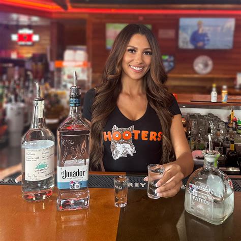 Hooters Of Newark Newark De