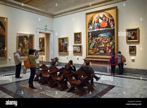 Roma Italia Los visitantes admiran la coronación de la Virgen 1505