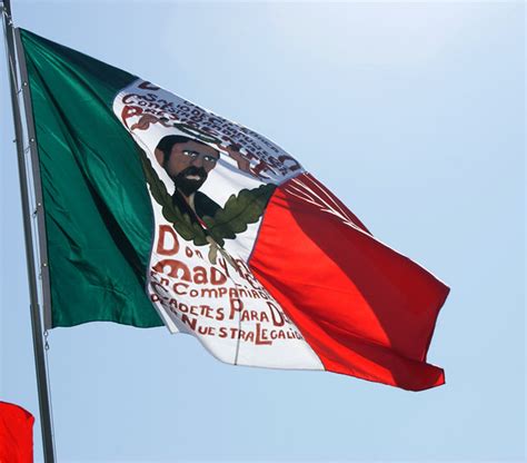 Estas son las banderas que ha tenido México Efekto TV