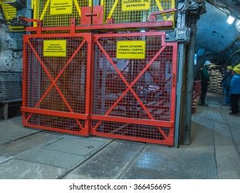 The Precautions In Construction Of Tunnels Images Stock Photos D