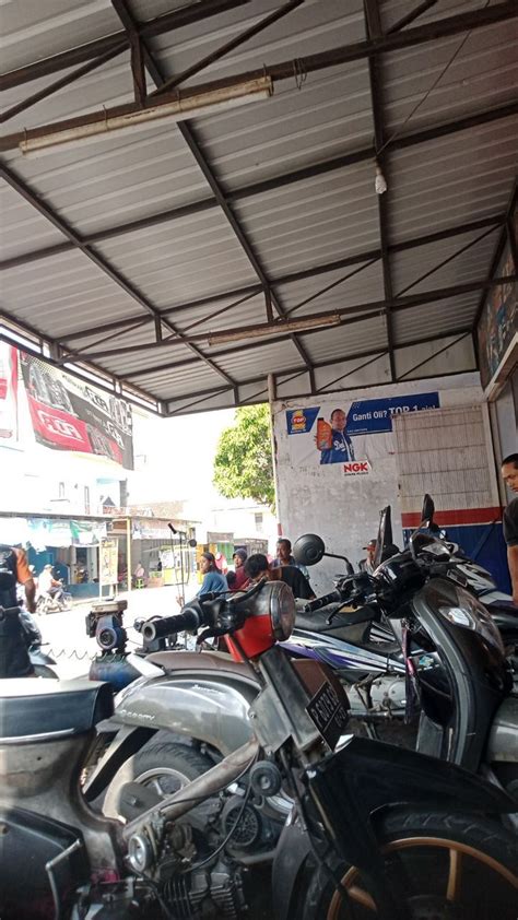 Motor Bengkel Oli Atap Aesthetic Estetik Random Picture Foto