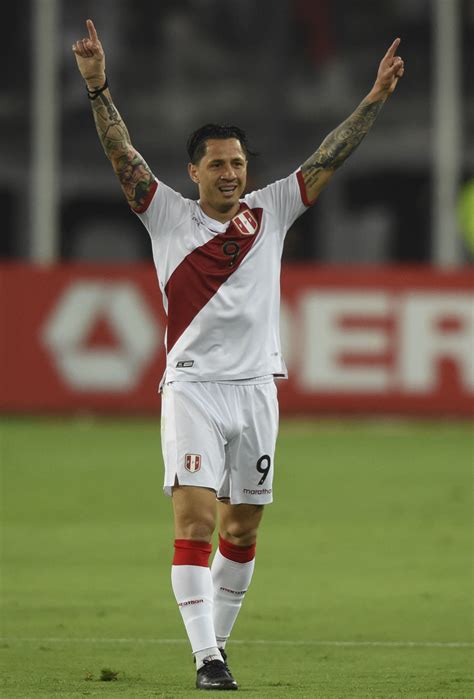 Perú Vs Paraguay Gianluca Lapadula Así Celebró Su Gol Fotos Rpp