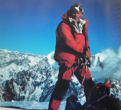 Anatoli Boukreev. Un alpinista récord. - Cordada