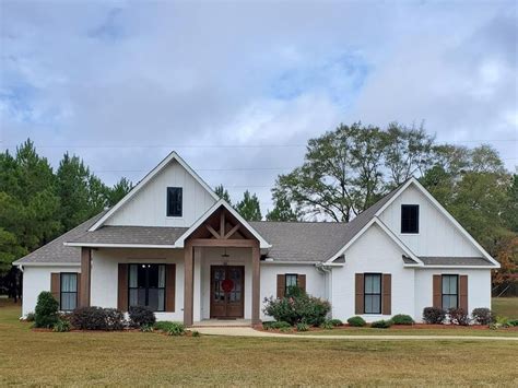 4 Woodlands Dr Laurel Ms 39443 ®