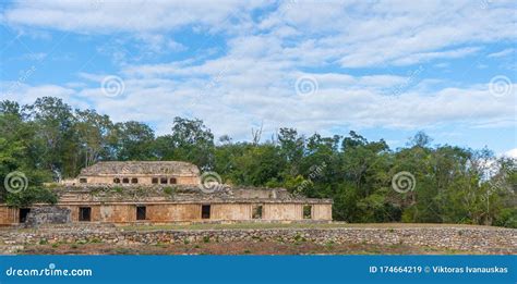 El Palacio En El Yacimiento Arqueol Gico De Labna Mayan Yucat N