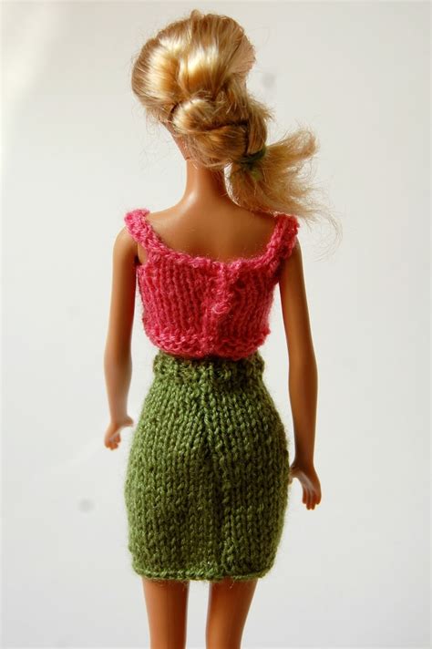 the geeky knitter: barbie pencil skirt - free knitting pattern