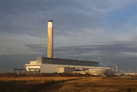 END OF AN ERA LIGHTS GO OUT ON FAWLEY S ICONIC CHIMNEY Island Echo