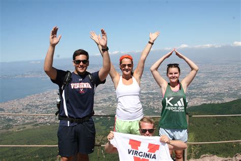 GLOBETROTTING: Hiking Mt. Vesuvius