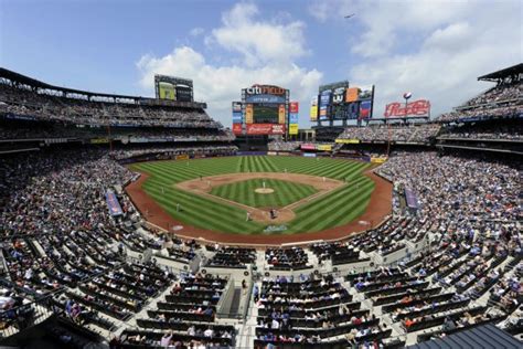 Mets Stadium Vs Yankee Stadium - 2048x1365 Wallpaper - teahub.io