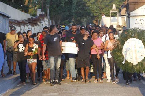 Menino Achado Morto Em Piscina Sepultado Na Zona Oeste Rio De