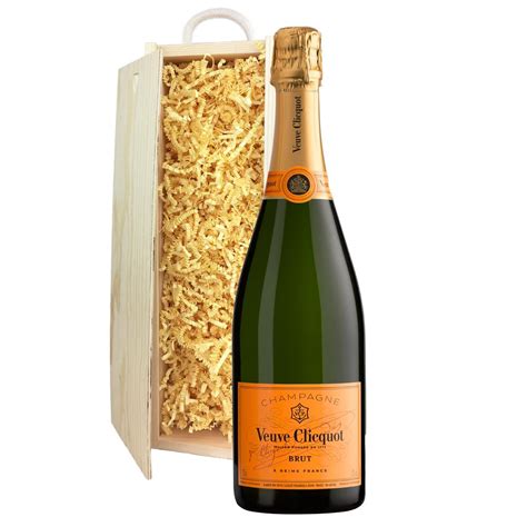 Veuve Clicquot Brut Yellow Label Champagne 75cl In Wooden Sliding Lid