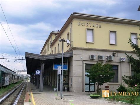 Mortara Lancia Pietre Contro Un Treno E Danneggia Il Finestrino