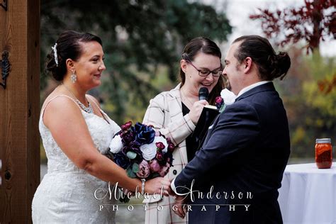 Chart House Wedding Ceremony Mounds View Mn Wedding Photographer