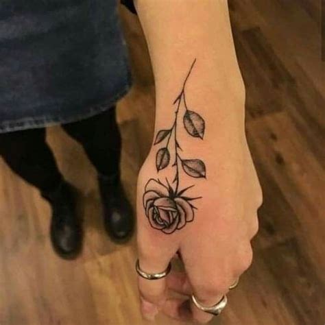 Tatuajes De Rosas Negras En Manossignificado Y Ideas Para