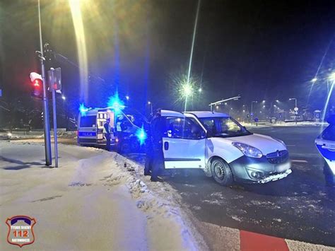 Tychy Policjanci Zatrzymali Na Skrzy Owaniu Pijanego Kierowc Zdj Cia