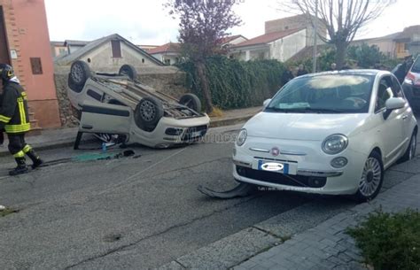 Incidente In Pieno Centro A Mileto Ferita Una Donna