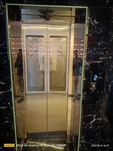 Sabs Stainless Steel Golden Glass Passenger Elevator Capacity 10 15