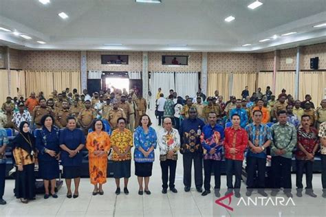 Hendrik Mambor Minta Aparatur Desa Serius Tangani Stunting Dan