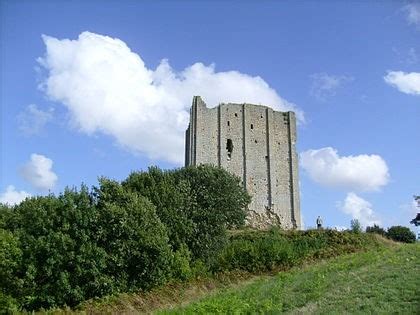 Tour De Broue Saint Sornin Mus E Du Patrimoine De France