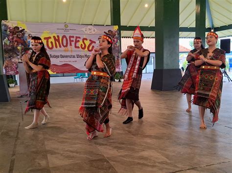 Festival Budaya Uwm Merajut Keberagaman Nusantara