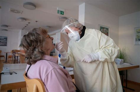 Alten Und Pflegeheime In Stuttgart Stadt Stellt Schnelltests Und