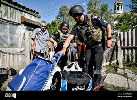 Frontline Officers Hi Res Stock Photography And Images Alamy