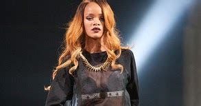 Foto RIHANNA Se Agarra LA VAGINA En Pleno Show En Nueva York PUEBLO NUEVO NEWS