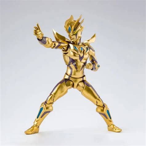 Cw】 Amine Ultraman Zero Articulated Ultimate Gold Shine ของเล่นรูปการ