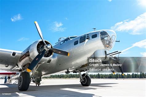 B17 Flying Fortress Bomber Aluminium Overcast Usaf Wwii Aircraft ...
