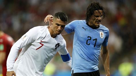 Bentancur calms Cavani injury fears after worrying photos emerge ...